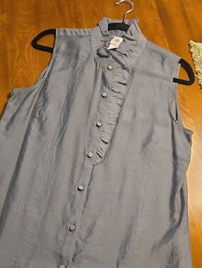Cabi Sleeveless Ruffle-Front Blouse in Grey